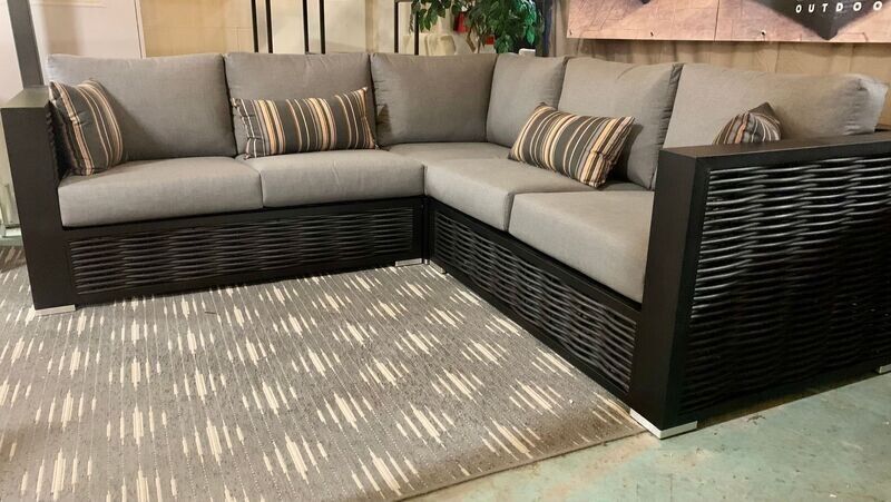 Enclover | Outdoor Sectional