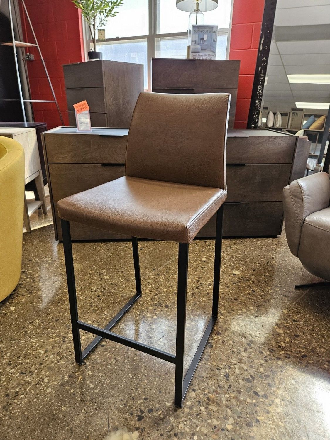Trica | Curvo Counter Stool (TWO Available)