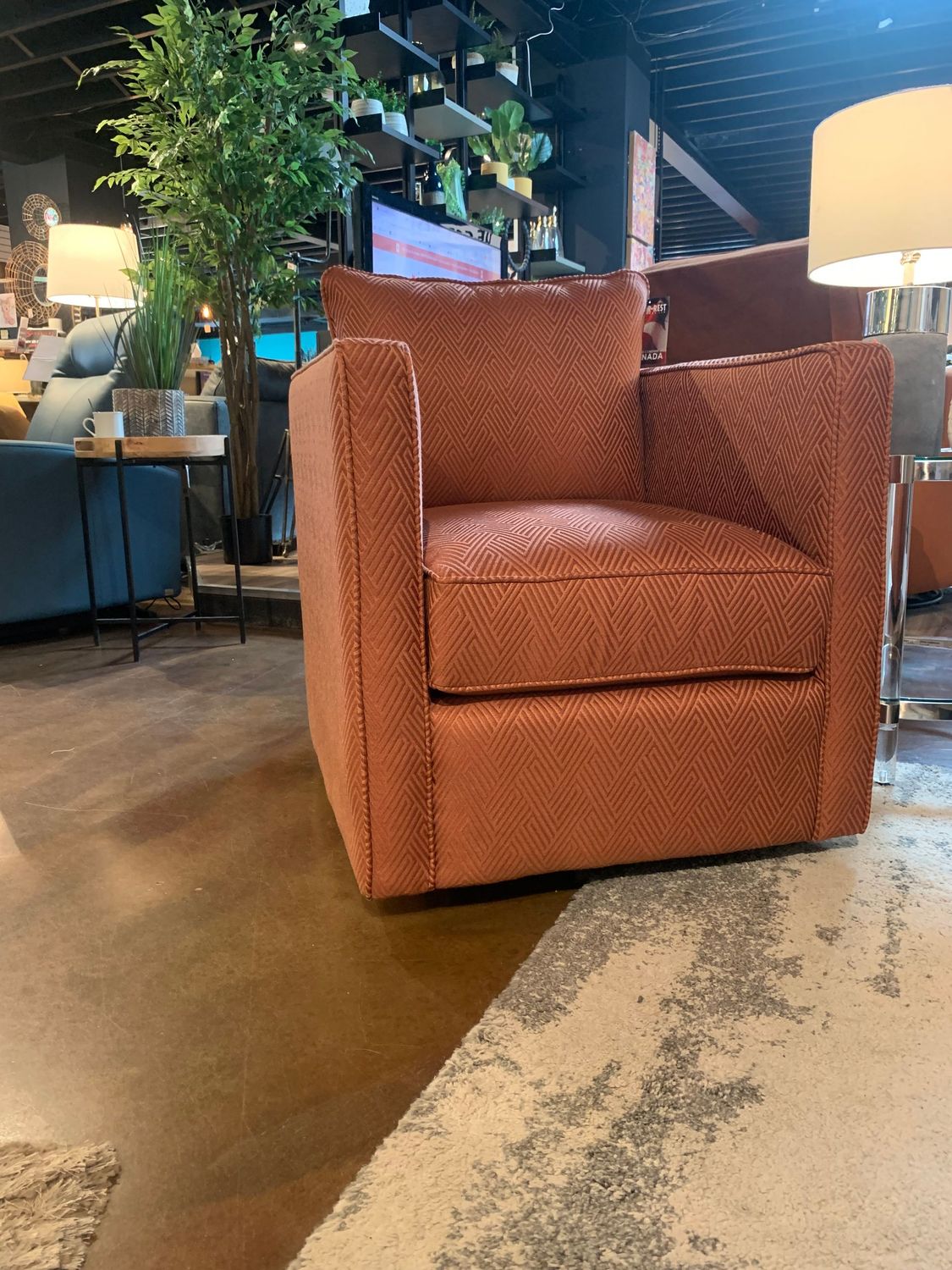 Decor-Rest Swivel Chair | TAX INCLUDED!