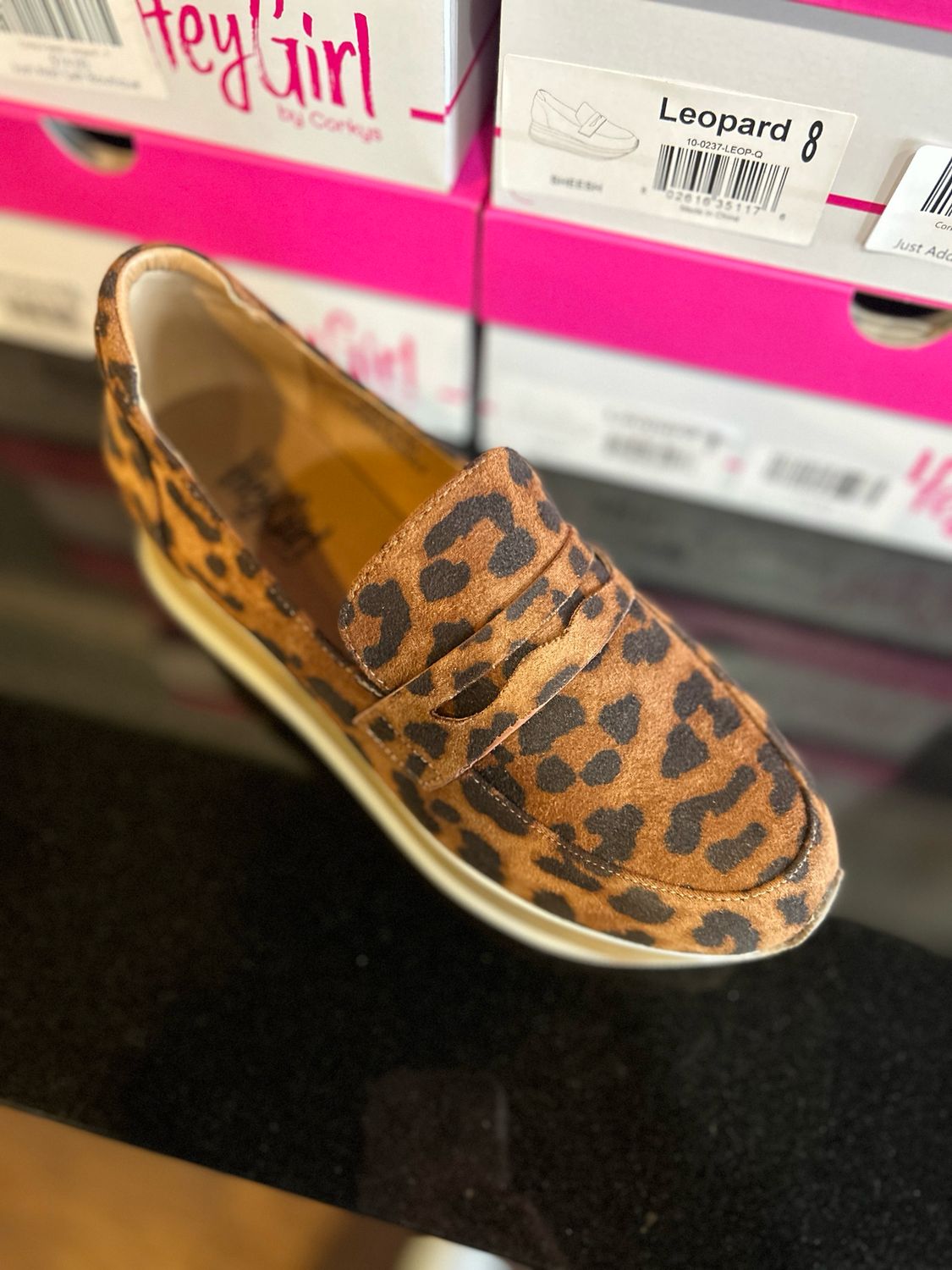 Corky's Seesh, Leopard