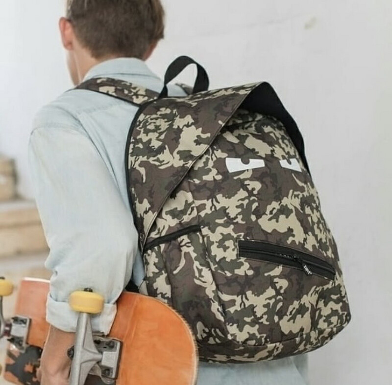 Mochila diseño camuflado