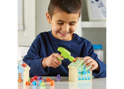 Number nails activity set/ Set de motricidad fina de casitas numéricas y martillos LER3063