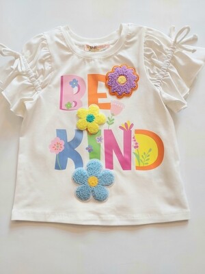 Hannah Banana White top &quot;Be Kind&quot; with patches