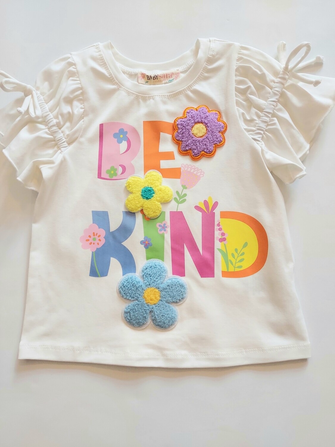 Hannah Banana White top &quot;Be Kind&quot; with patches