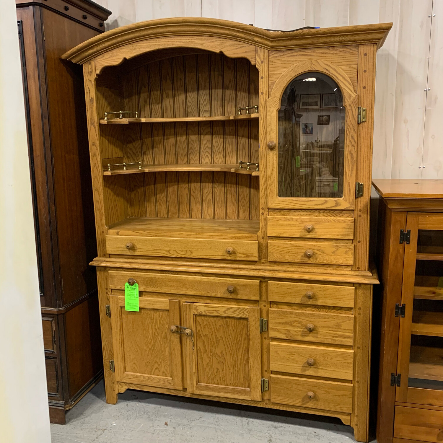 Richardson Brothers Company Solid Wood Hutch