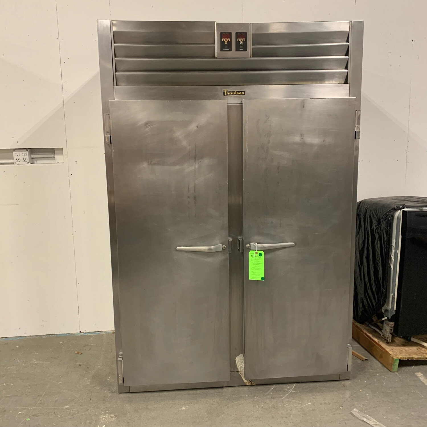 Trauslen Commercial Refrigerator