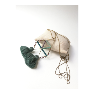 Collar &quot;Barrilete&quot; largo