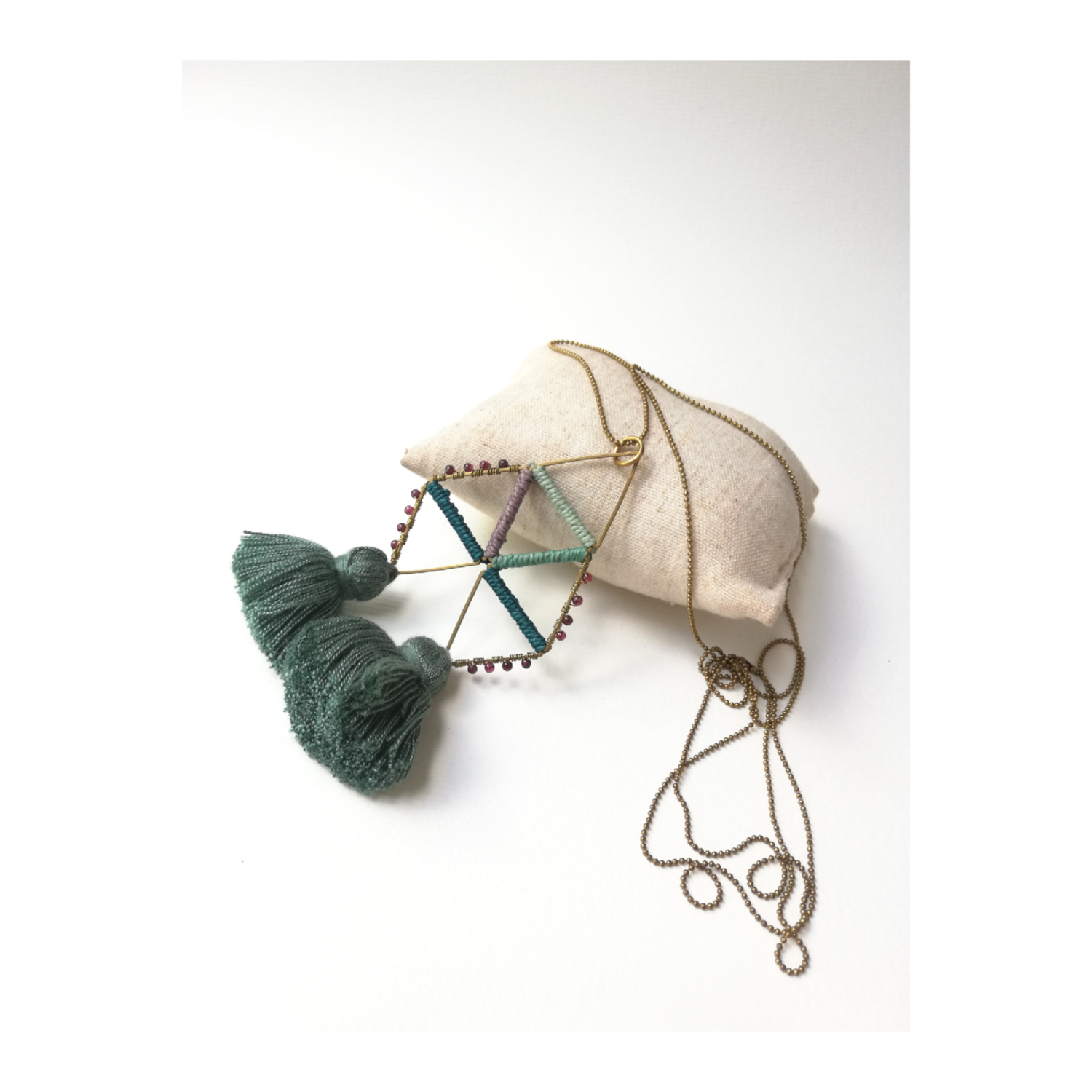 Collar &quot;Barrilete&quot; largo