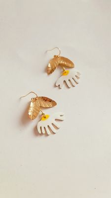 Aretes &quot;MARGARITAS&quot; largas