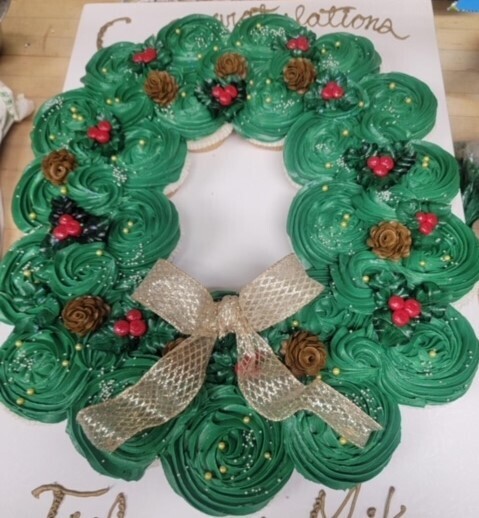 Holiday Cupcake Wreath