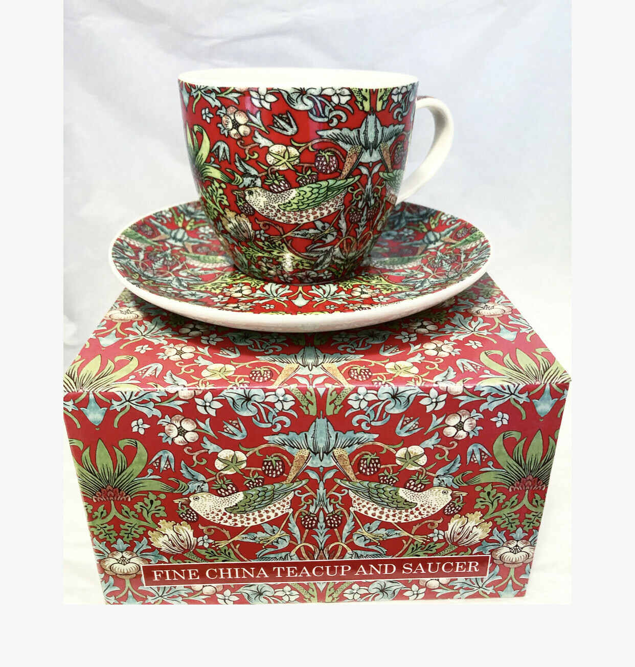 NOSTALGIC CERAMICS - TeaCup and saucer