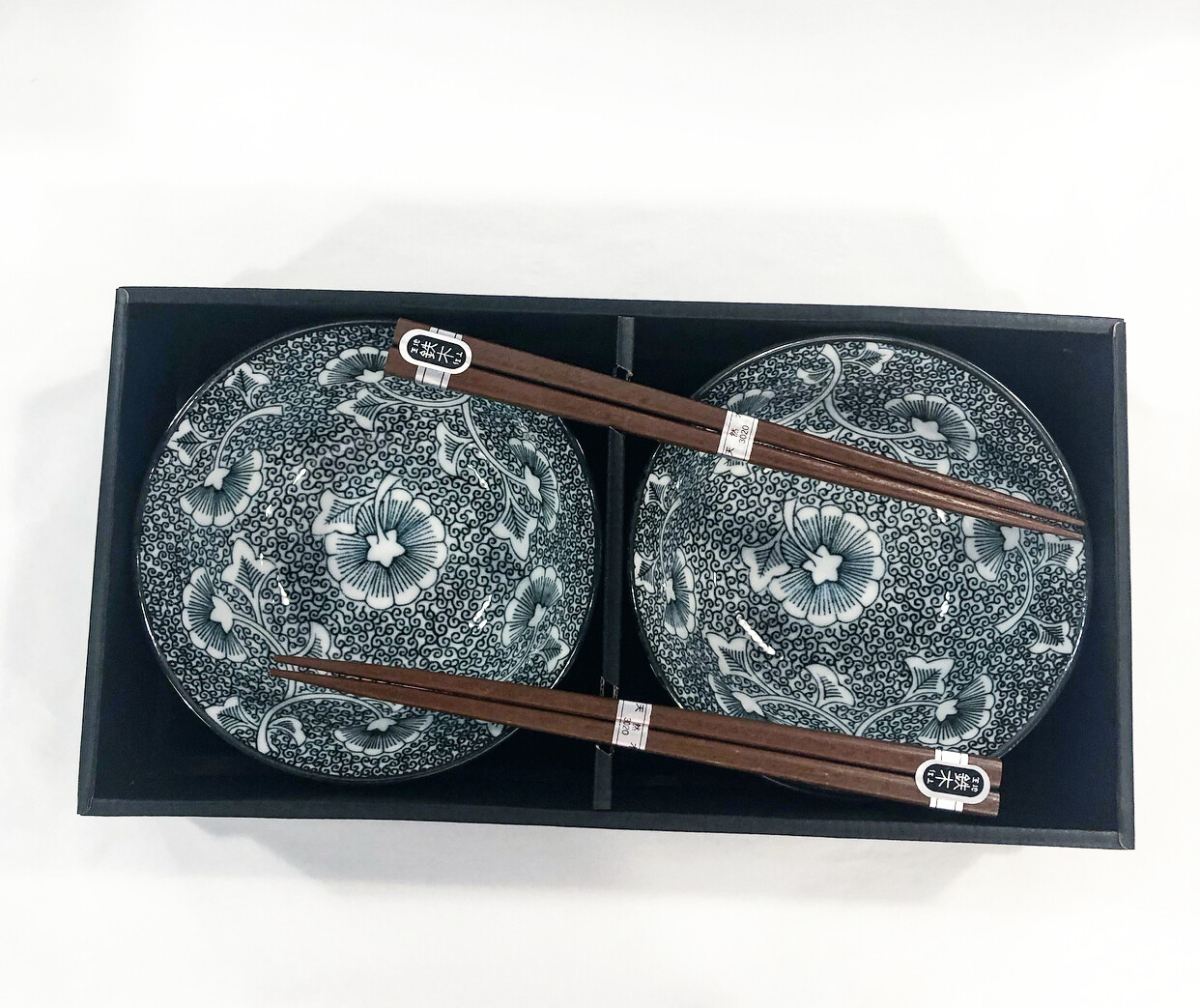 CONCEPT JAPAN 
-ICHOU BLACK Set Of 2 Bowls and Chopsticks