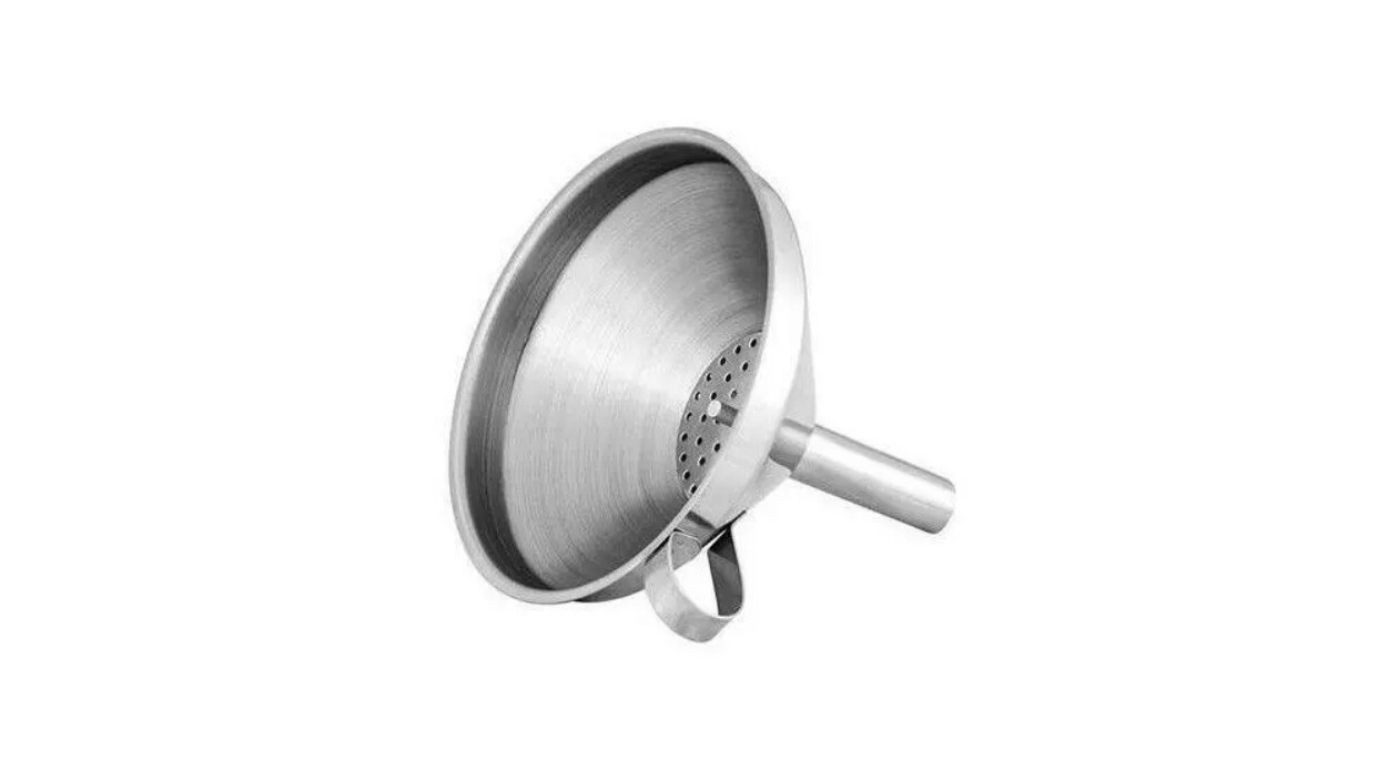 AVANTI -  Stainless Steel Funnel With Removable Filter - 12cm