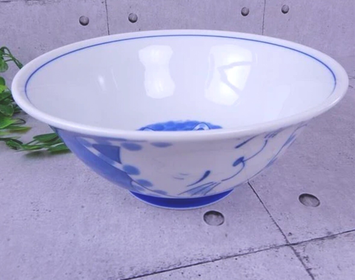 CONCEPT JAPAN Spotty Cat Bowl - Dimensions (approx.): 19.3cm (W) x 8.5cm (H)