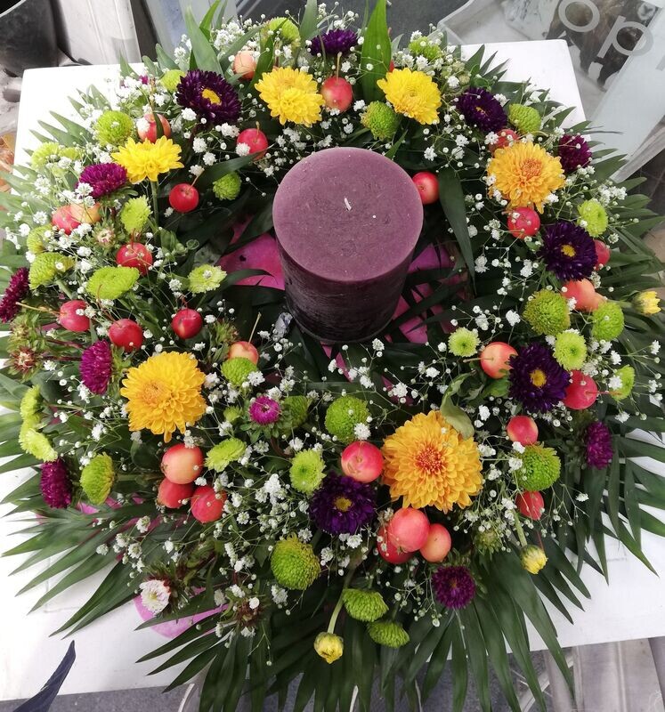 Urnenkranz sommerlich bunt