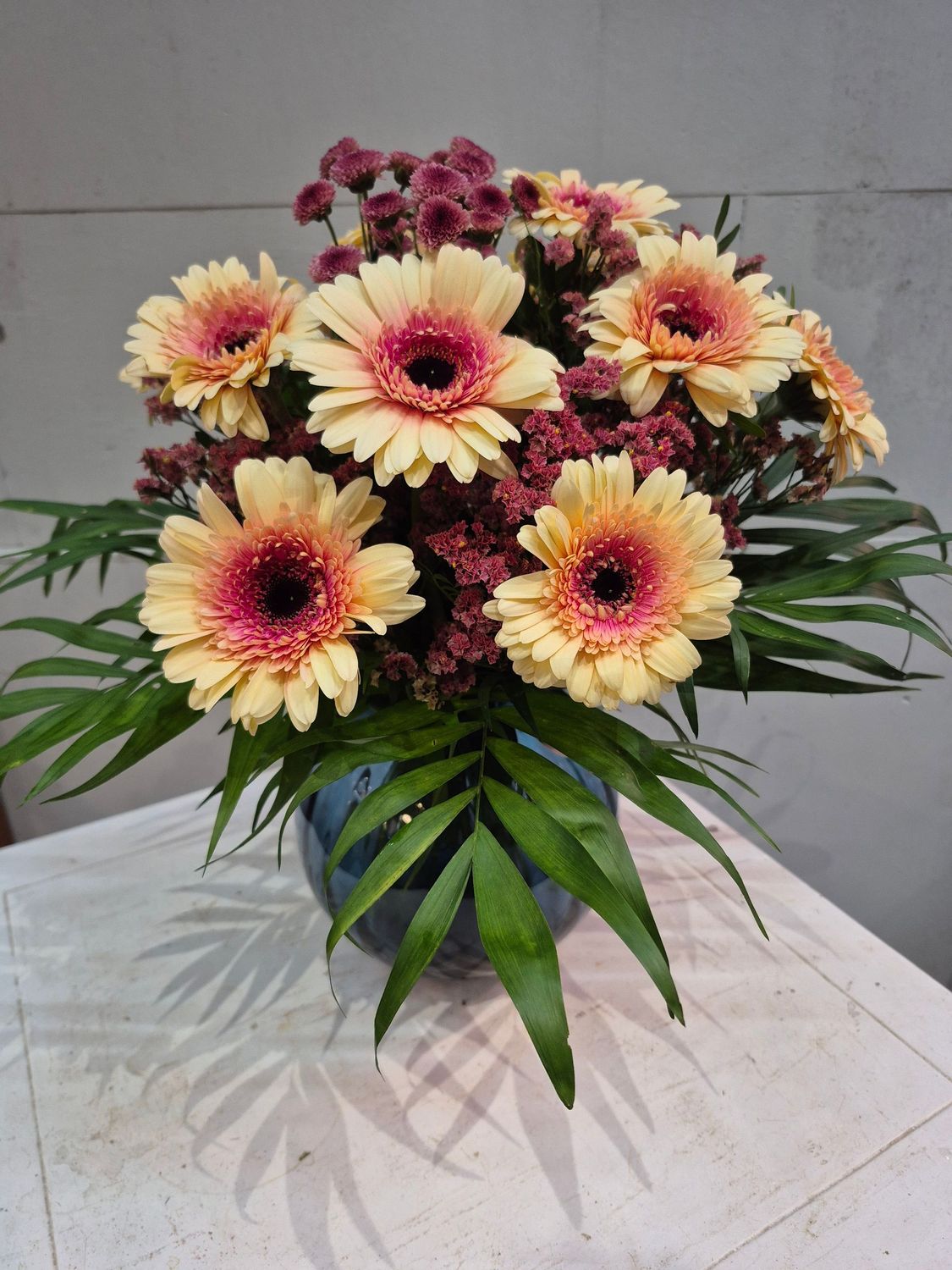 Sonnenschein-Strauß – Gerbera in Creme und Rosé Sonnenschein-Strauß – Gerbera in Creme und Rosé