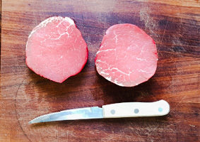 Beef Fillet Steaks 2 x 6oz Beef Fillet Steaks 2 x 6oz