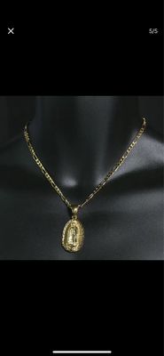 Cadena con dije de la virgen 