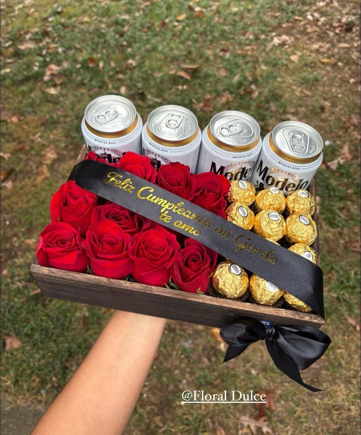 Caja rosas con cerveza 