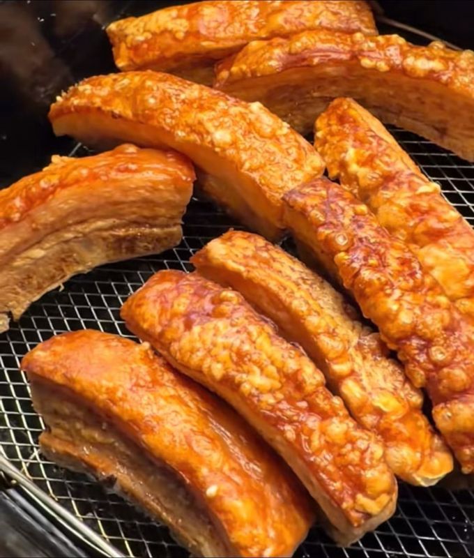 1 libra chicharrón 
