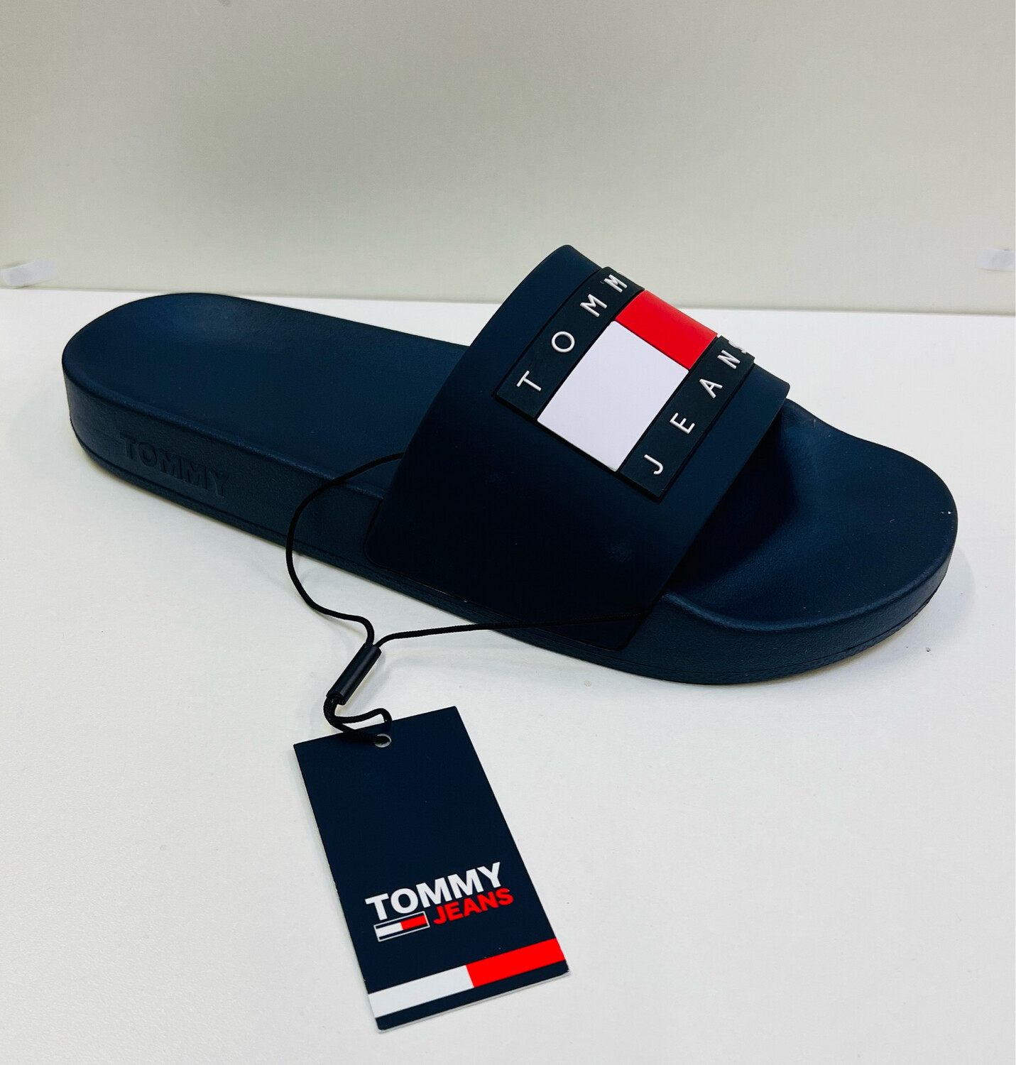 Tommy Hilfiger
