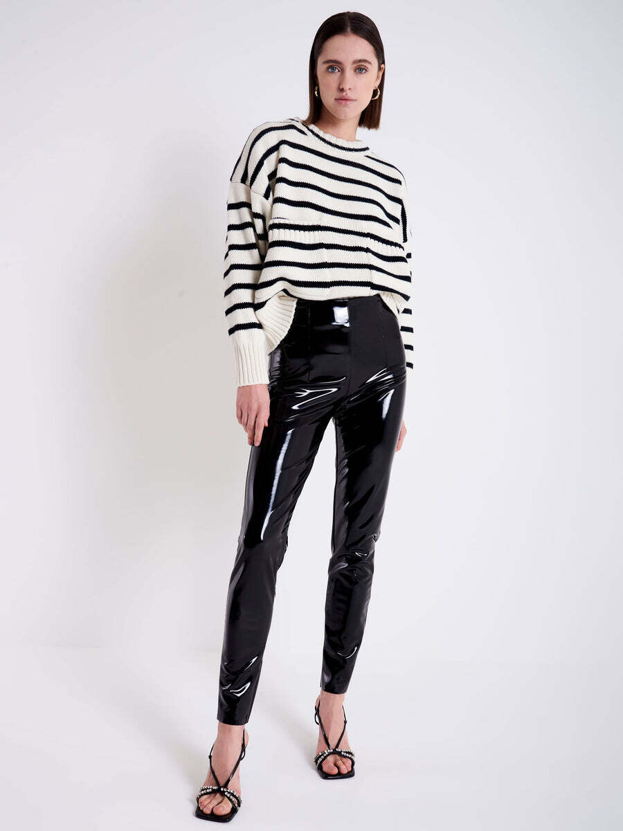 VICOLO - Leggings in Vinile
SKU: TZ1887099ANER
Colore: nero