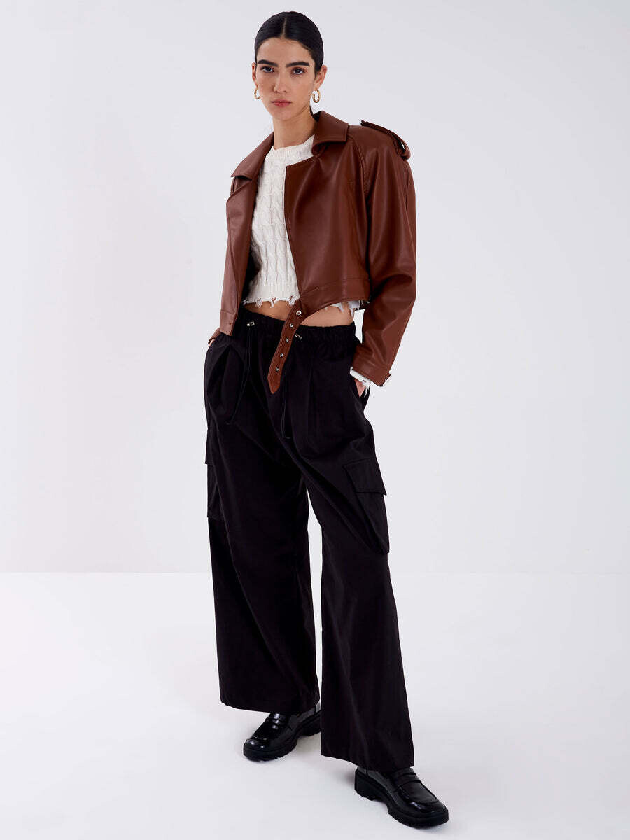 VICOLO - Pantalone Parachute
SKU: TE0244099ANER
Colore: nero