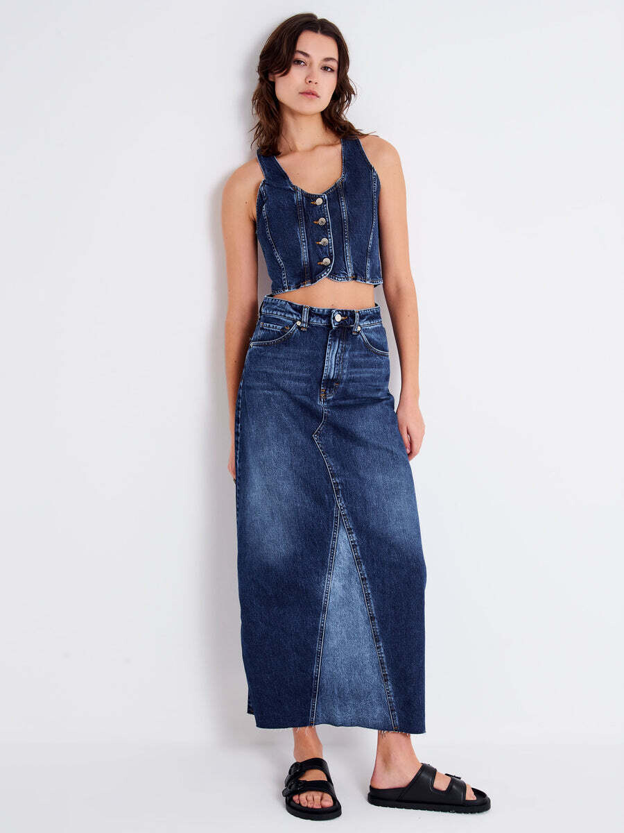 VICOLO - Gonna Denim Longuette
SKU: DE5216089ABLU-2
Colore: blu