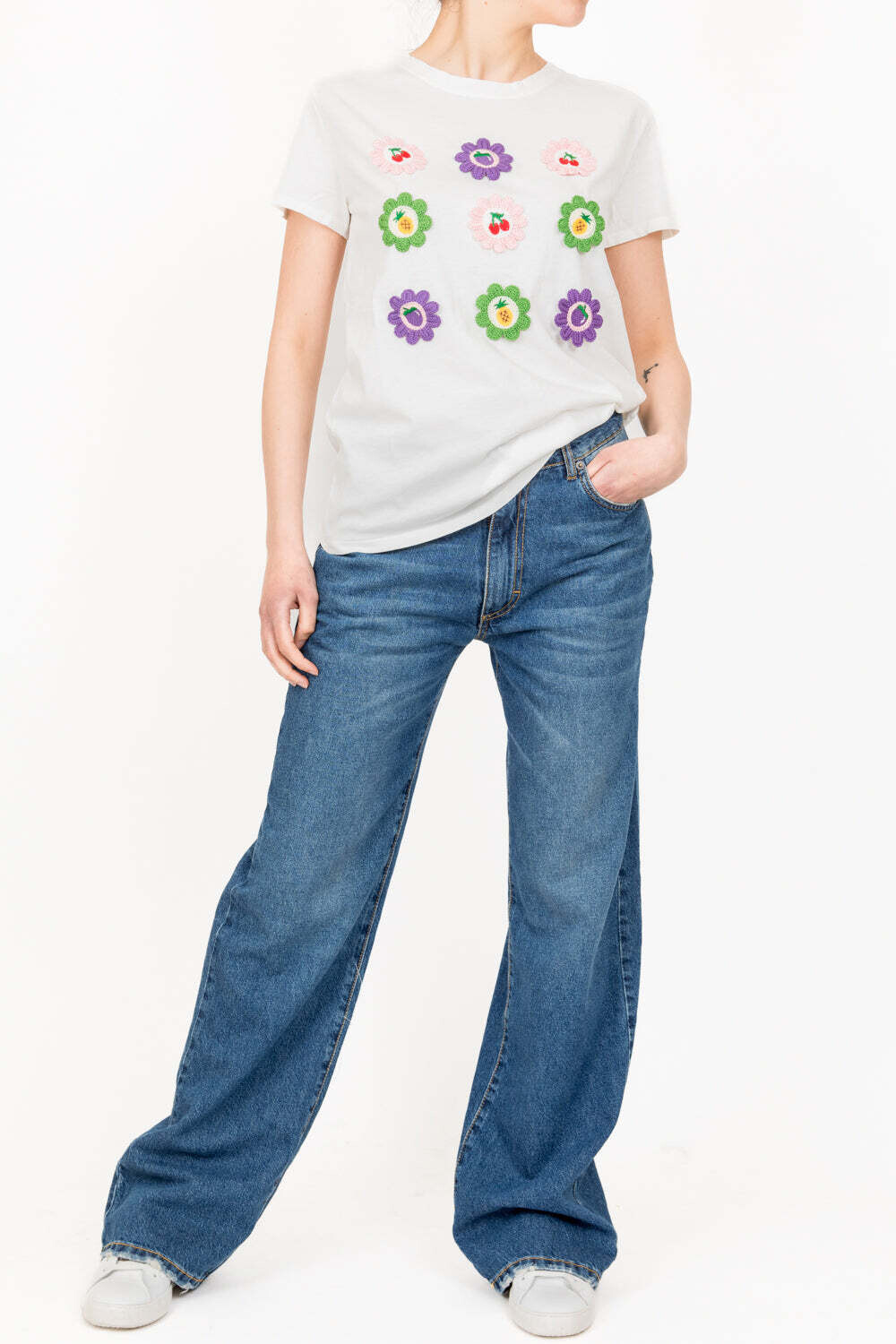 Vicolo - T-Shirt applicazione frutta Art. RE0629
COLORE — Panna