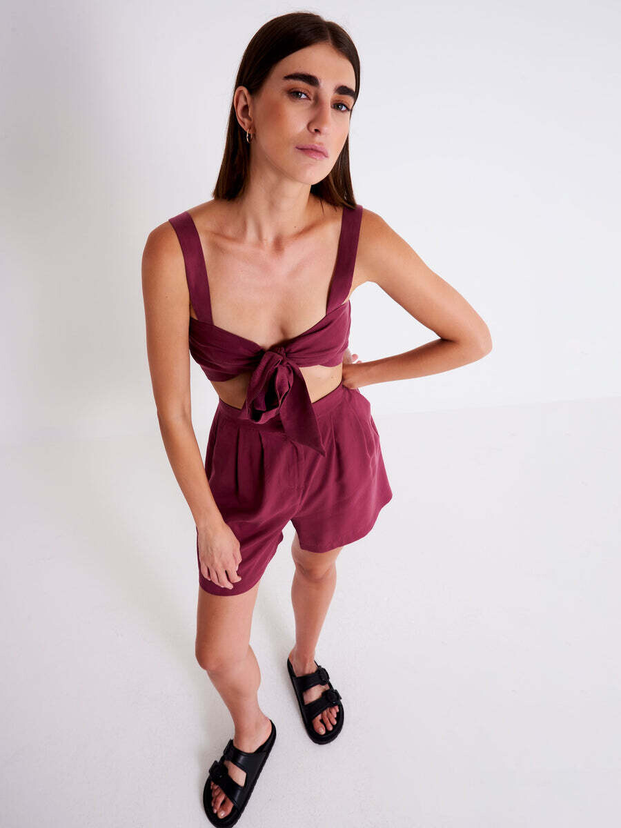 VICOLO - Top con Nodo NEW IN
Prugna
SKU: TE2689048EPRU