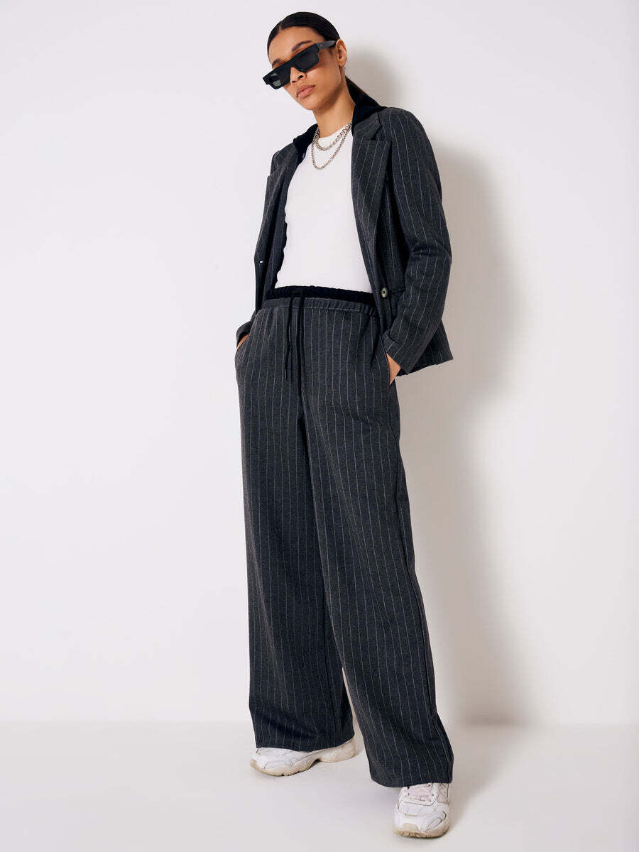 VICOLO - Pantalone Gessato con Elastico in Felpa NEW IN

Grigio/Bianco
SKU: TR1567091RGRI