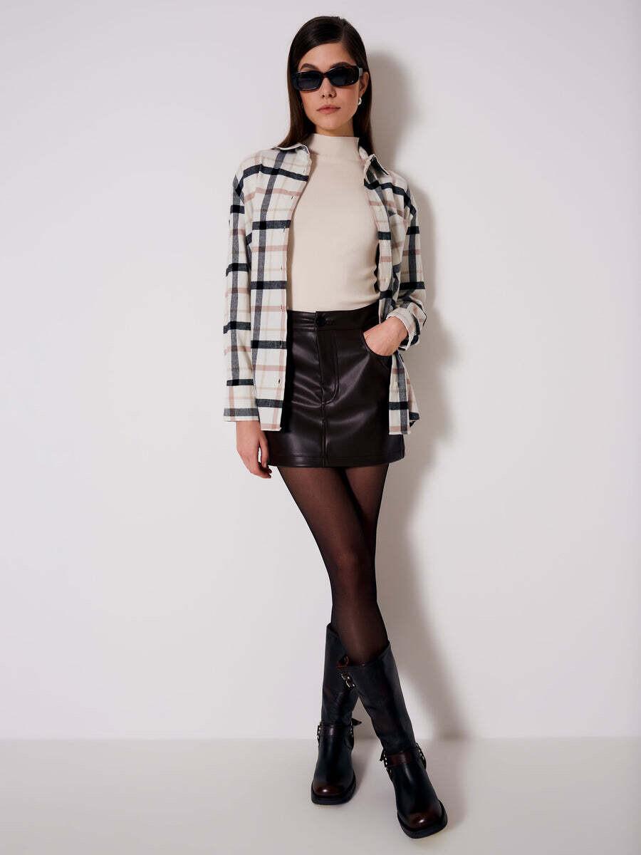 VICOLO - Minigonna ecopelle NEW IN
Moro
SKU: TR1605069RMAR