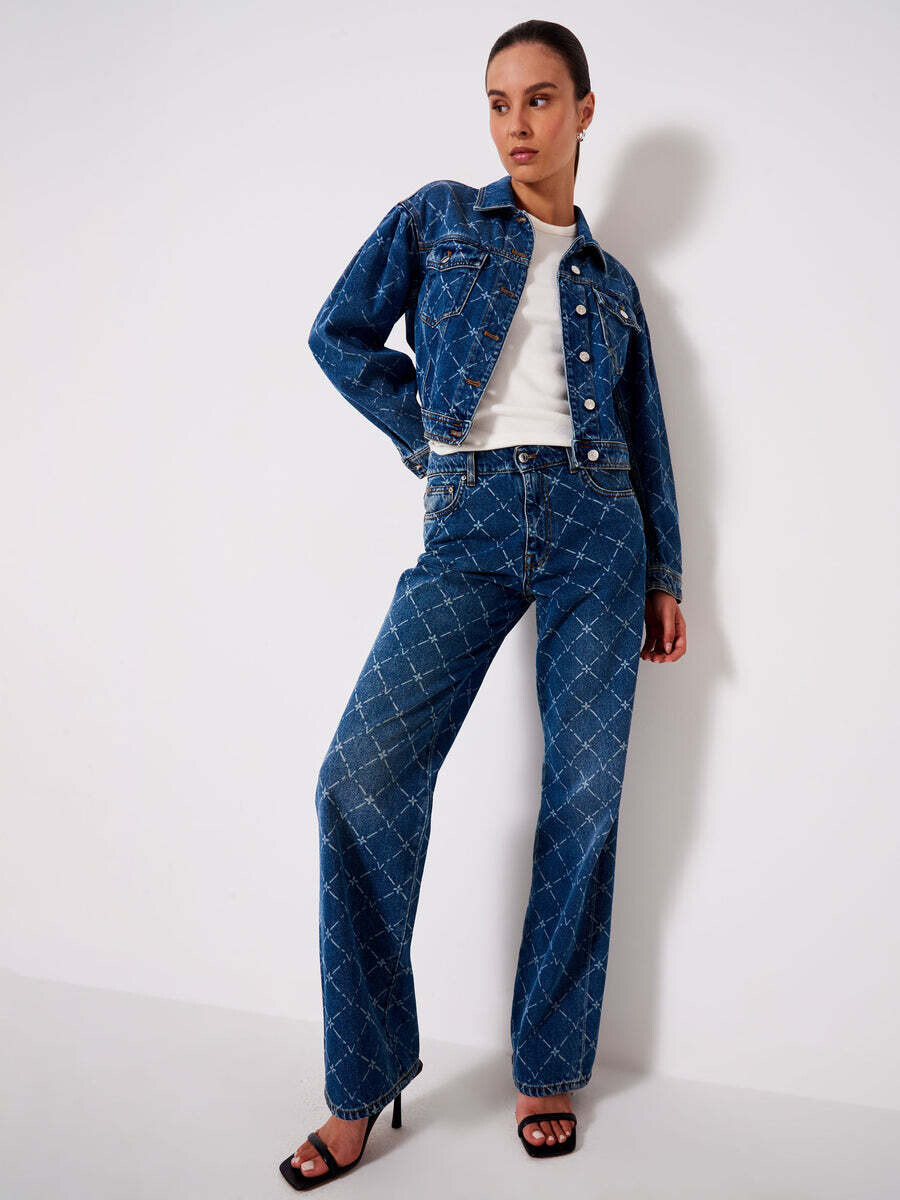 VICOLO - Jeans Icon Alex con Logo
Blu
SKU: DR5076089RBLU VICOLO - Jeans Icon Alex con Logo
Blu
SKU: DR5076089RBLU