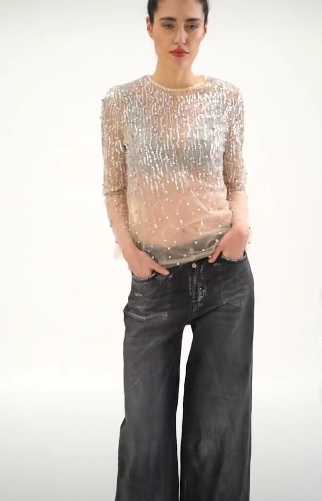 TENSIONE IN - Blusa 32801 paillettes e strass fatta a mano