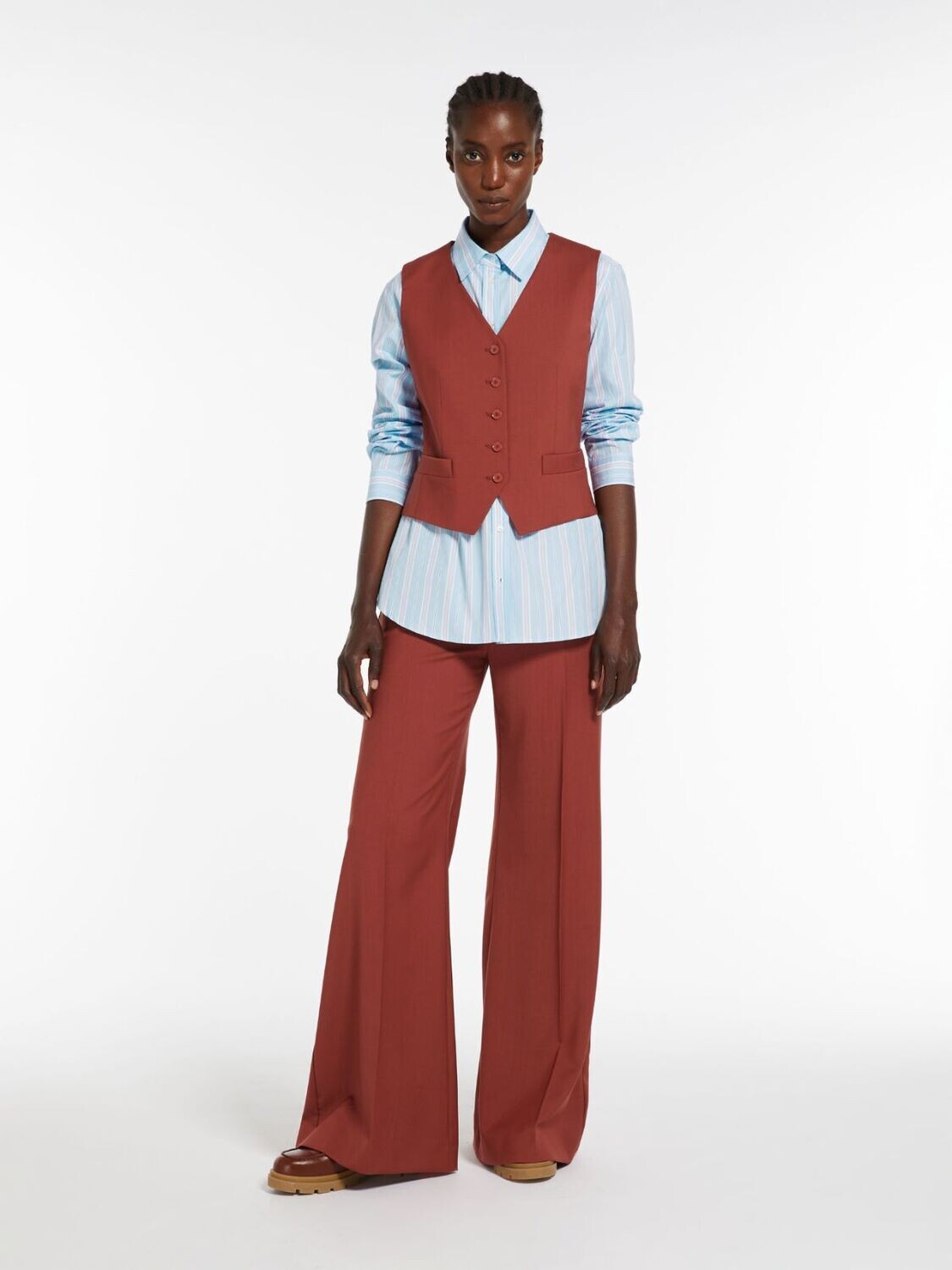 MAX MARA Weekend - PANTALONE A ZAMPA IN TELA DI LANA
Nome prodotto:  SONALE
Codice prodotto: WE5131084106002