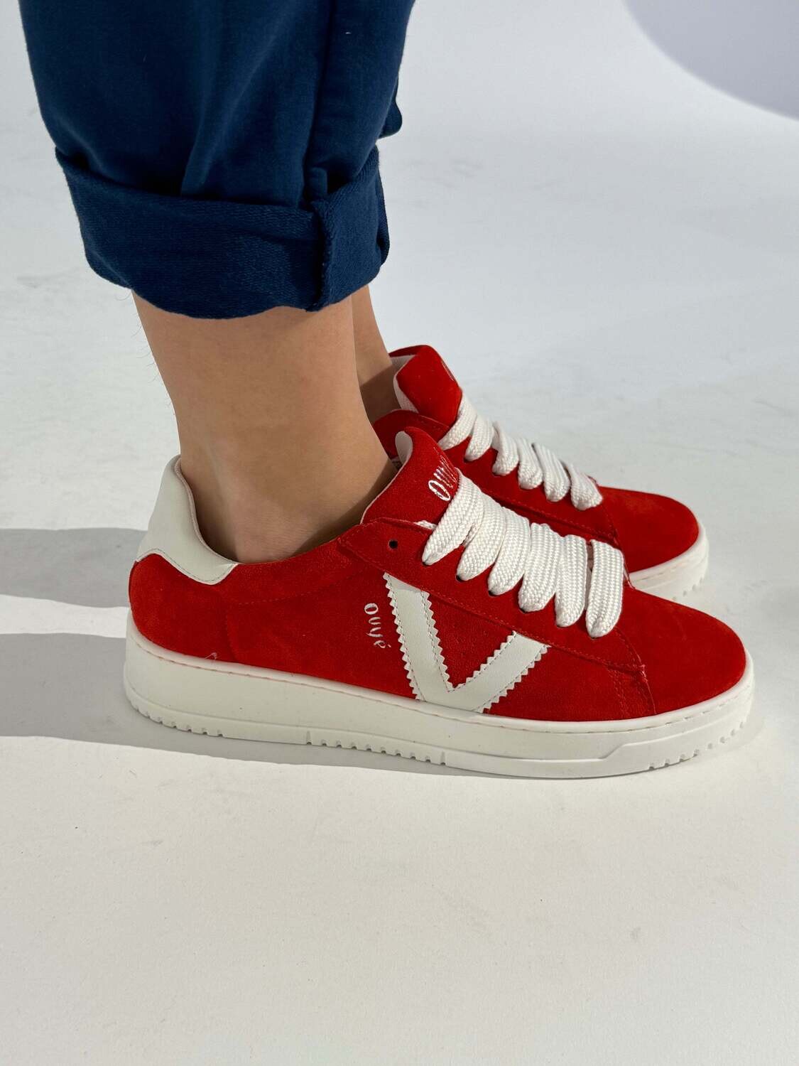 OVYÉ
Sneakers Ovyè scamosciate ROSSO