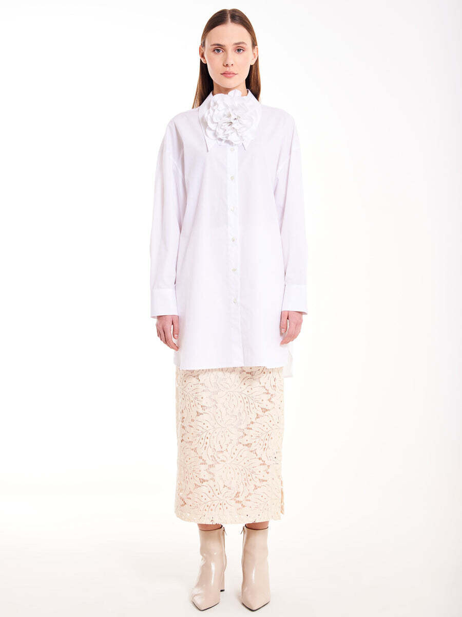 da VICOLO Vicolo-Camicia con spilla fiore - Bianco SKU: tb0458-127222