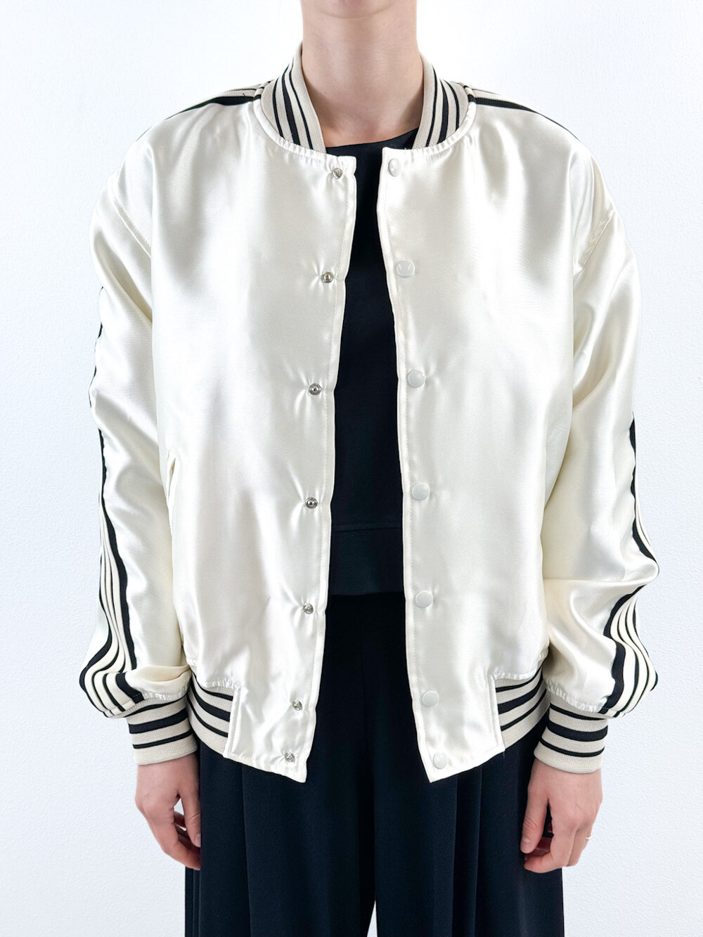 da TENSIONE IN Tension in-Bomber SATIN banda laterale - burro/sand/nero SKU: 33607-130059