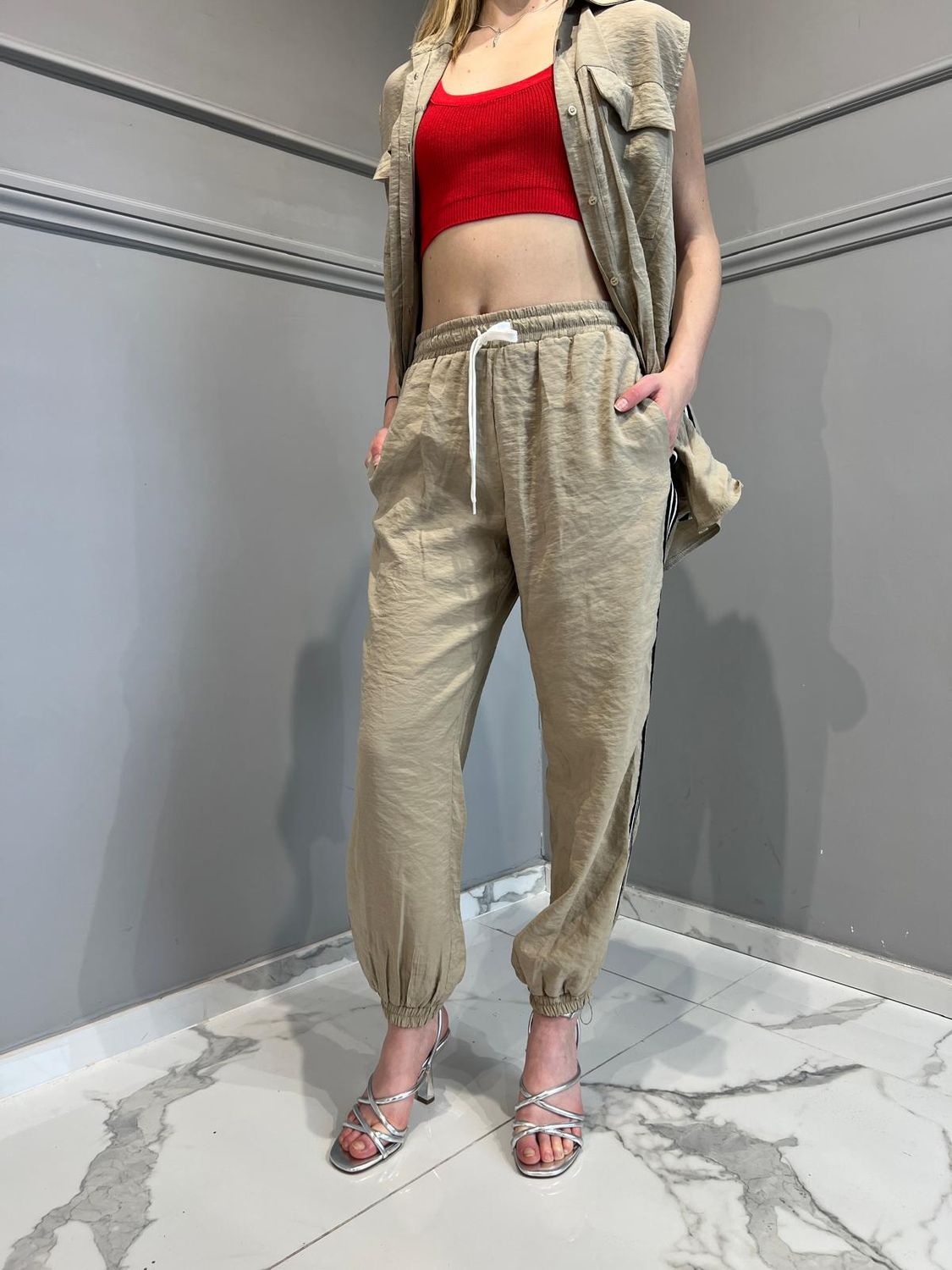 Tensione in-Camicia smanicata banda laterale - sabbia/nero rn1379