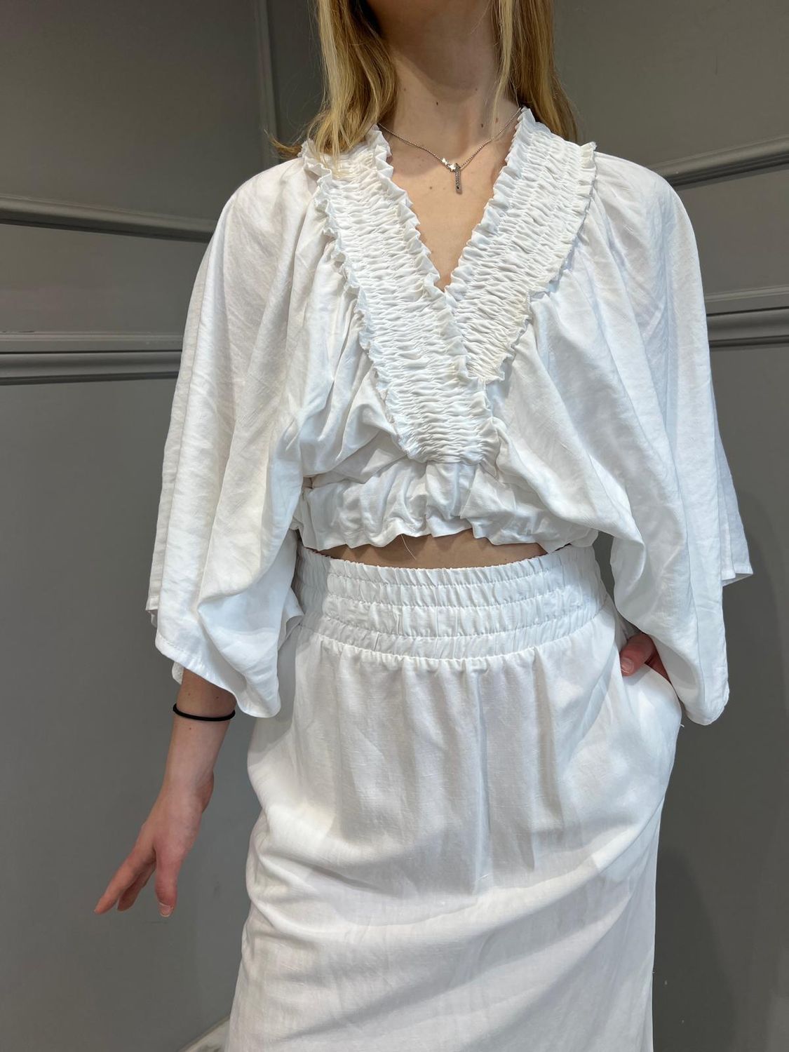 Tensione in - Blusa con elastico Art. UB1645
Latte