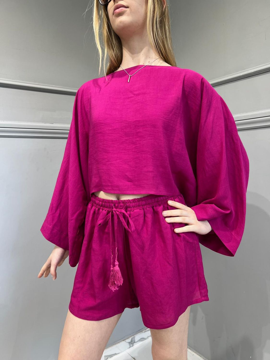 TENSIONE IN
-Blusa misto lino - azalea

SKU: ze1696-140356