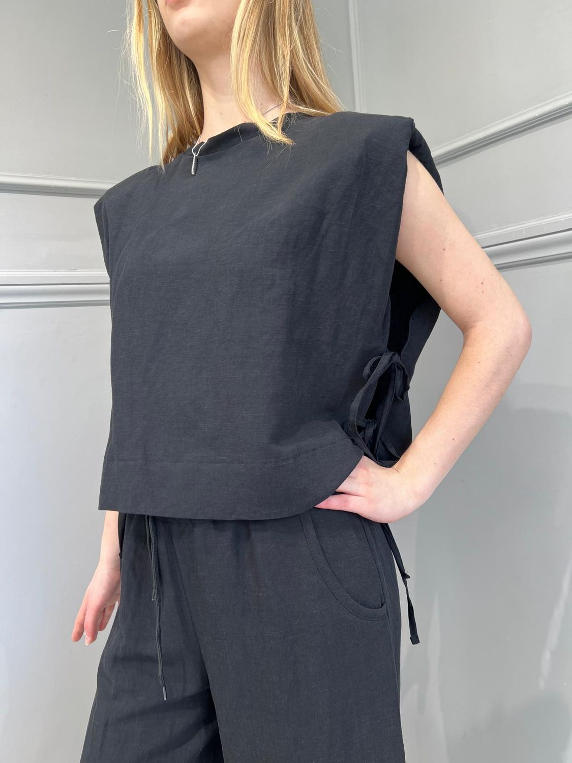 TENSIONE IN - Blusa Misto Lino  - SKU; UB1680 Nero