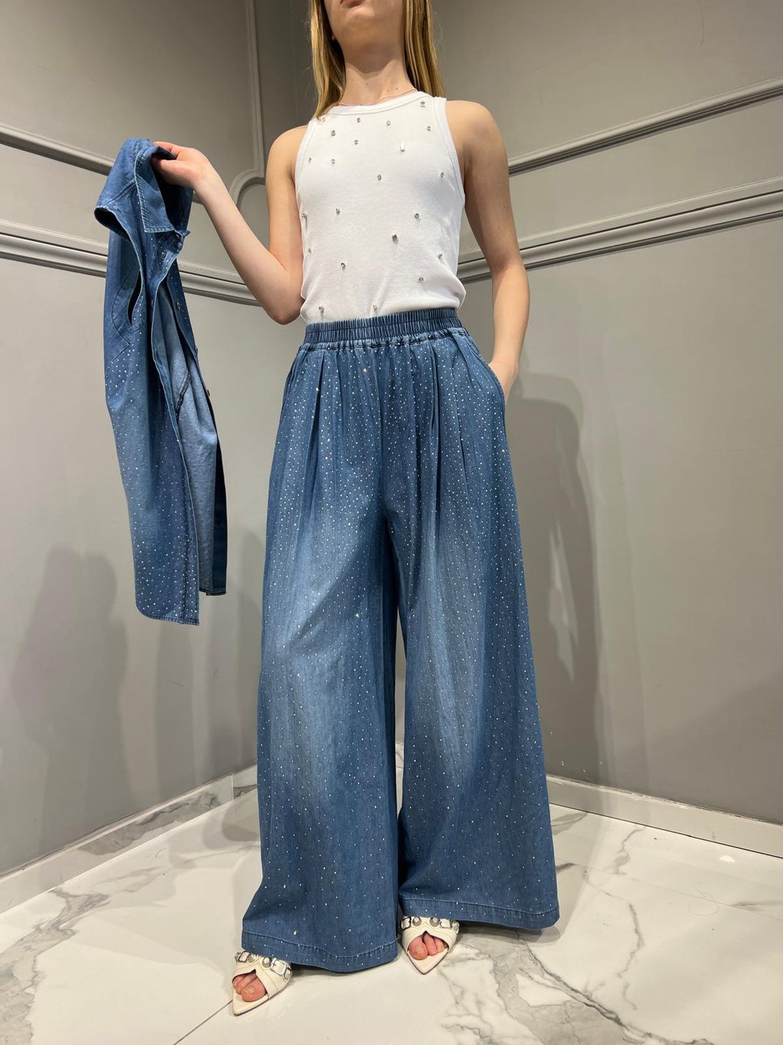 TENSIONE IN -Pantalone chambray dettaglio applicazione strass - denim SKU: p6467t125s-140539