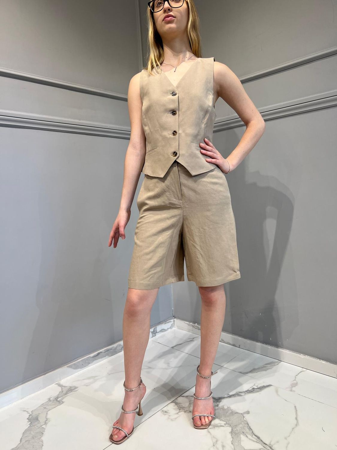 TENSIONE IN - Completo Gilet + Bermuda art: 24C2803 Beige