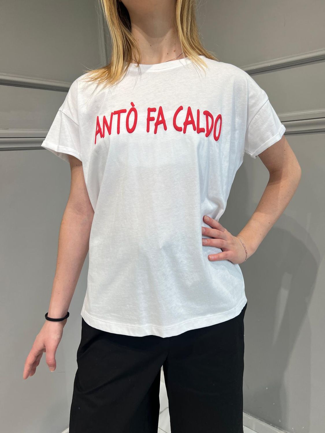 TENSIONE IN - T-Shirt Anto&#39; Fa Caldo art: 24S2855 Bianco7Rosso