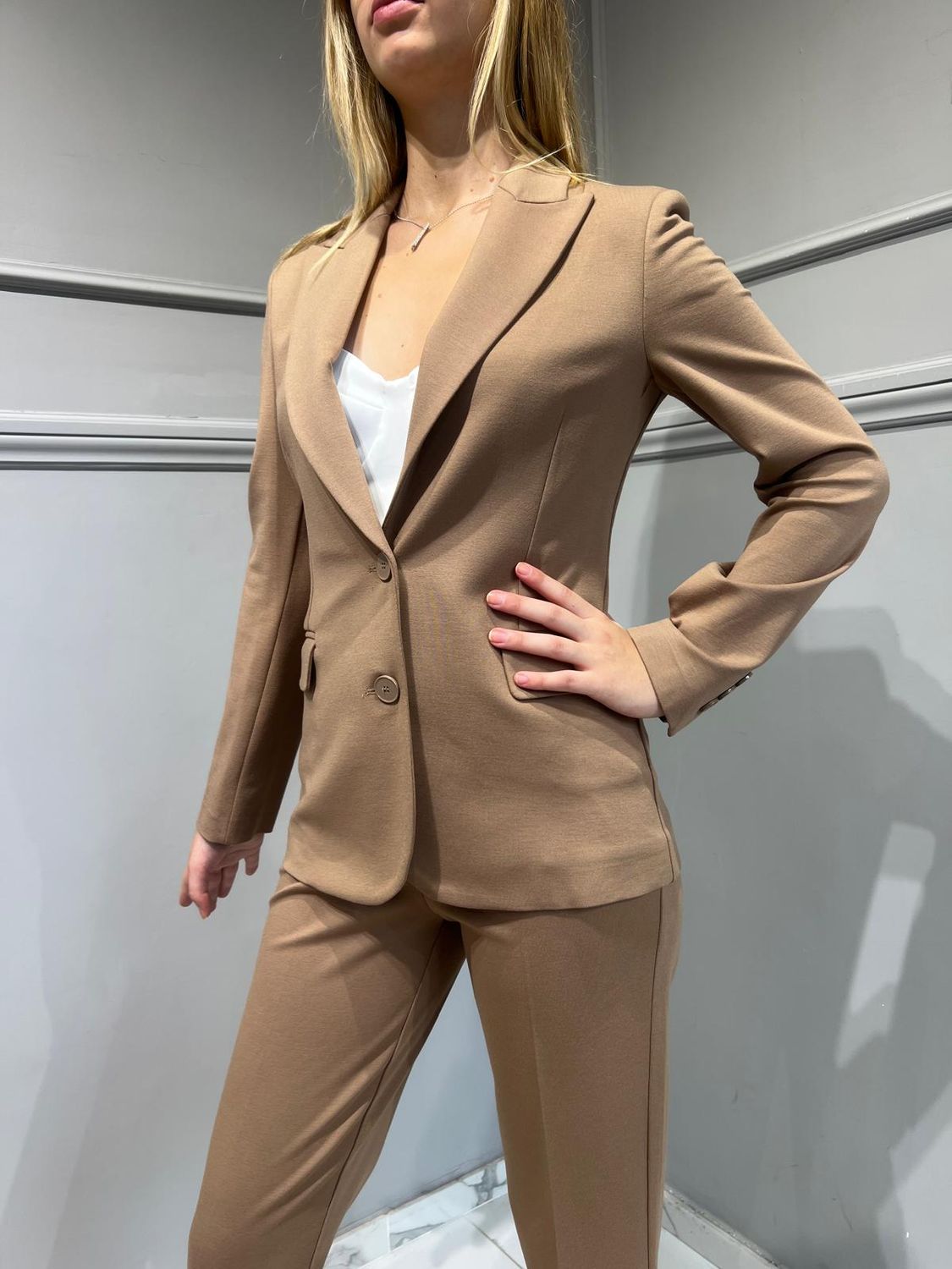 VICOLO - Tailleur giacca+pantalone Punto Milano - biscotto - art: TS0100 + TS0102