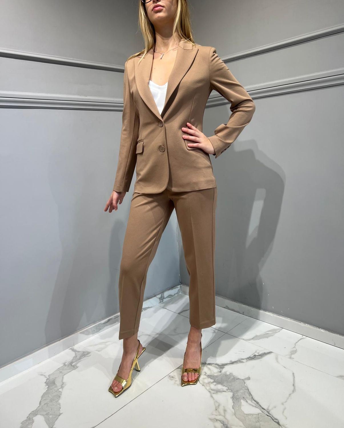 VICOLO - Tailleur giacca+pantalone Punto Milano - biscotto - art: TS0100 + TS0102