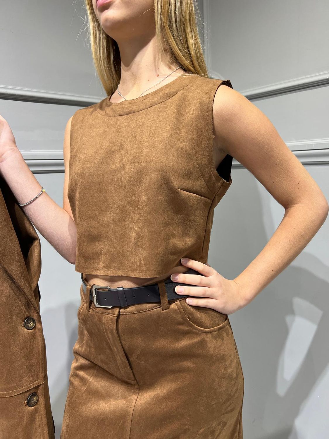 HAVE ONE - Canotta smanicata - RMA-M024 - Tabacco