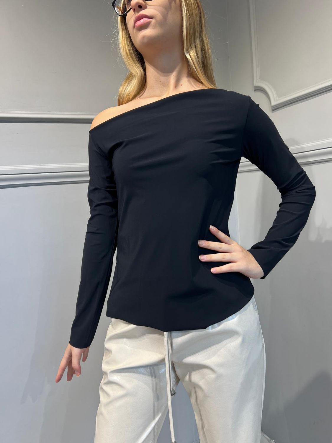 TENSIONE IN - Top con scollatura - 35165 - Nero