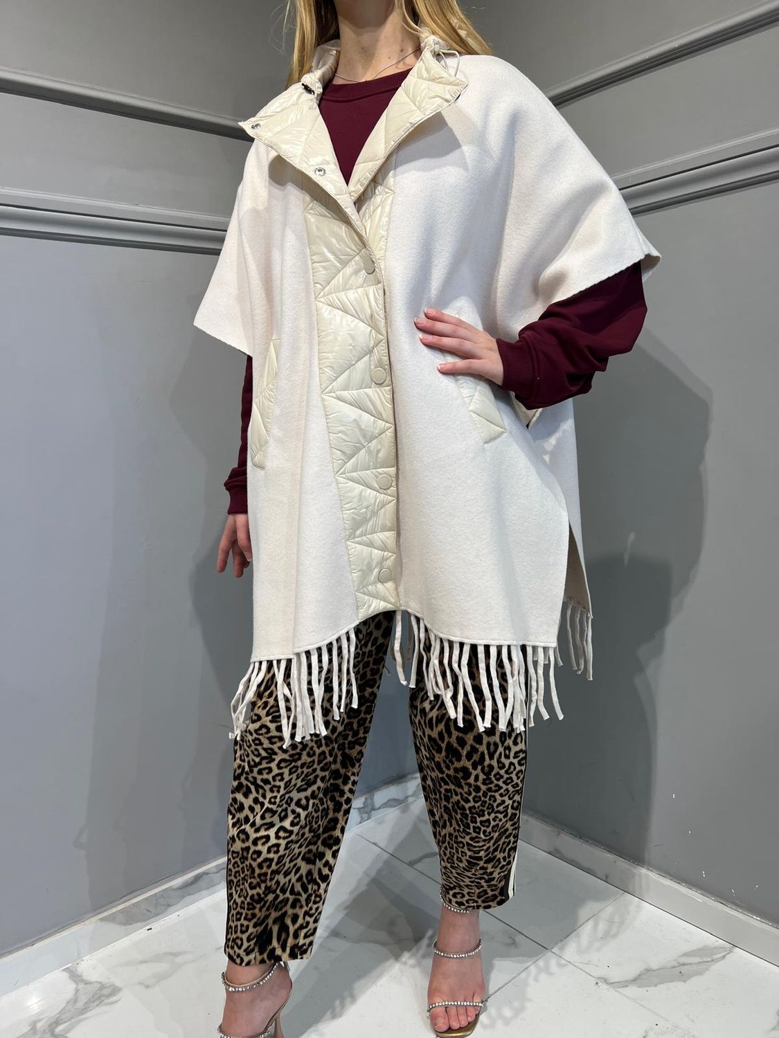 VICOLO - Mantella con frange 22109S Panna